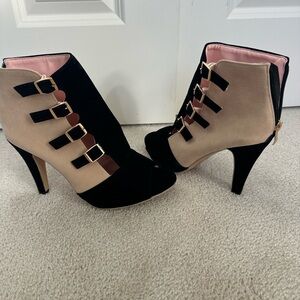 Stylish Black and Tan Women's Heels